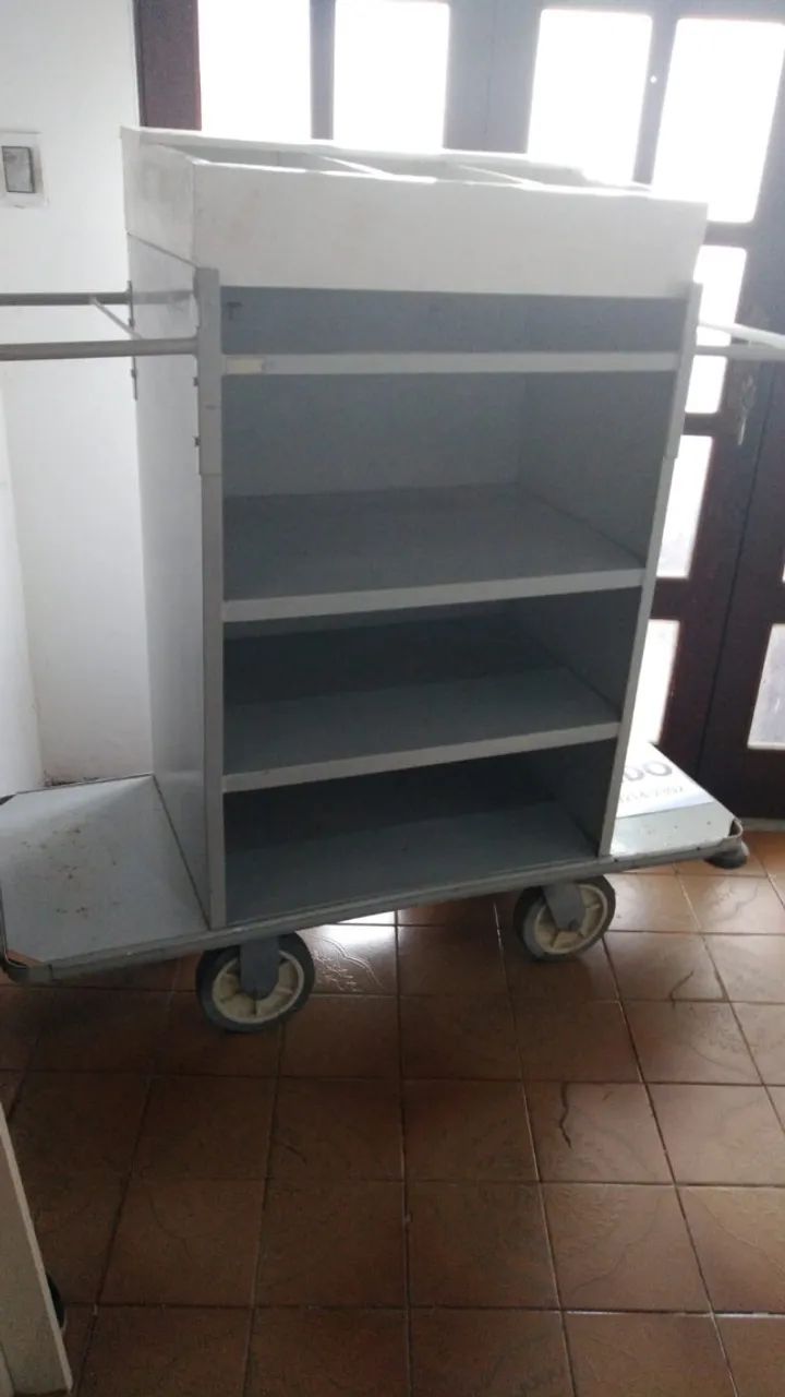 Carrinho camareira 