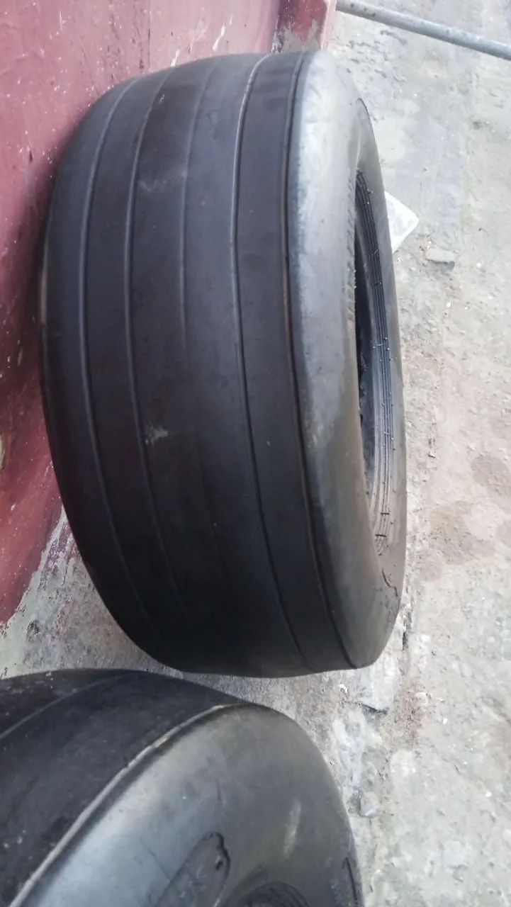 Par de pneu traseiro pra buggy - Foto 4