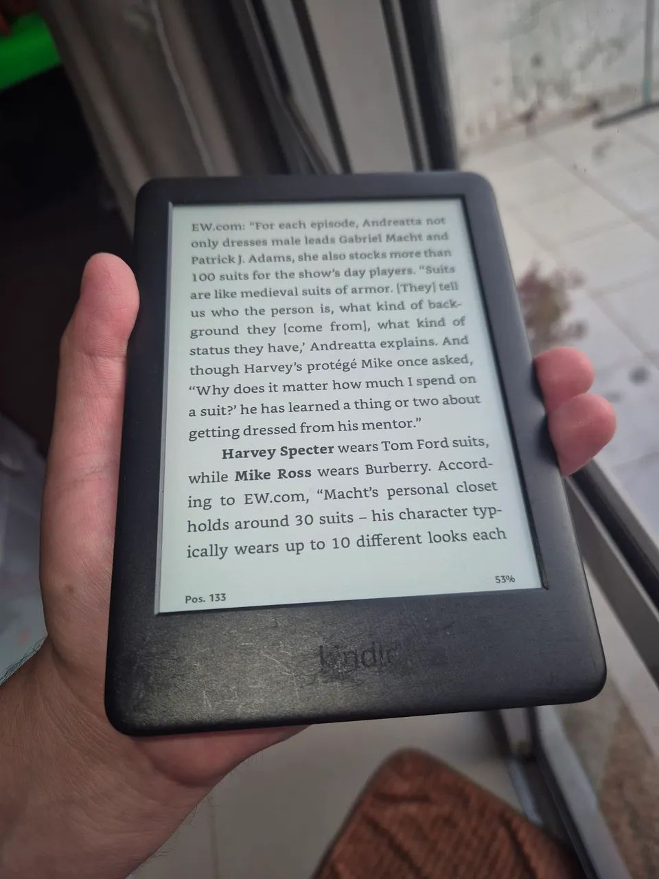 Kindle 10 Geração Funciona Perfeitamente, com Marcas de uso - Foto 2