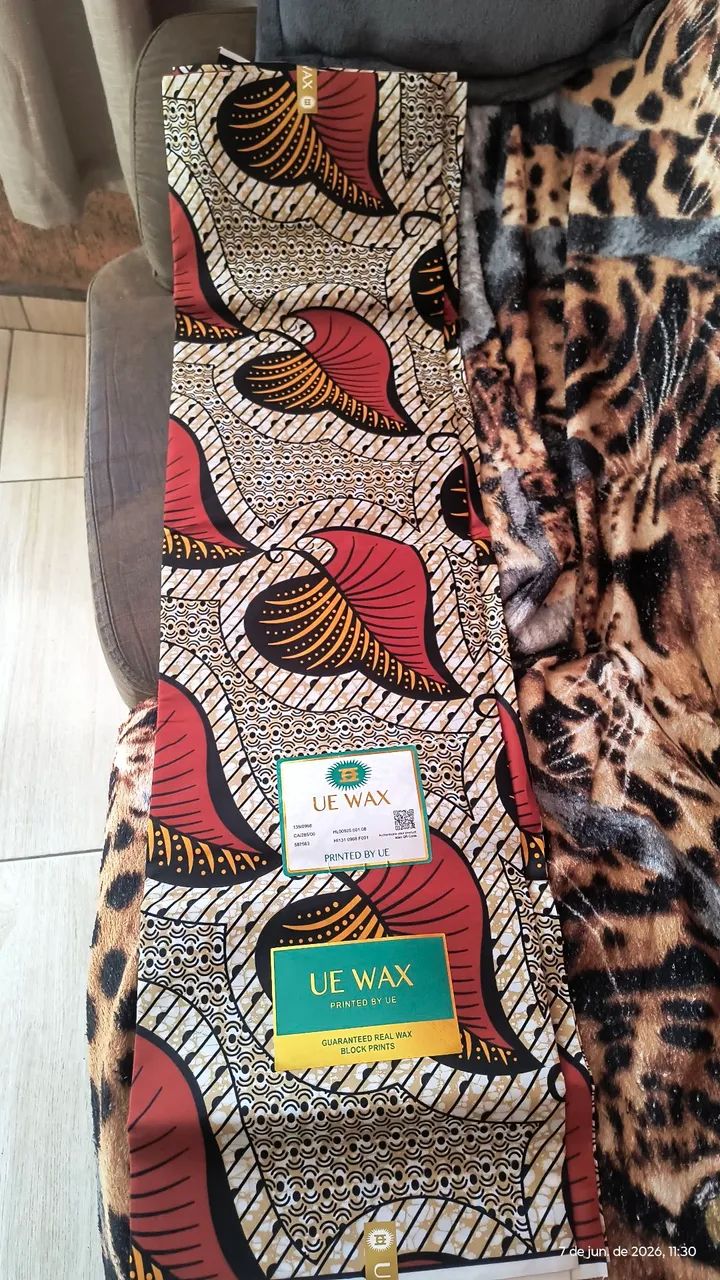 Tecido estampado UE Wax novo lacrado 