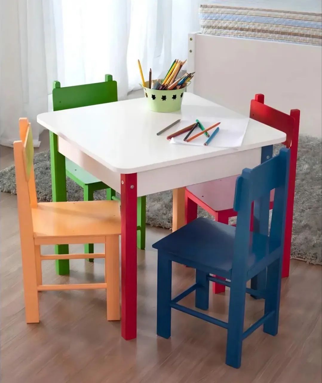 Mesa Infantil Com 4 Cadeiras Em Madeira Carlu Cor Amarelo