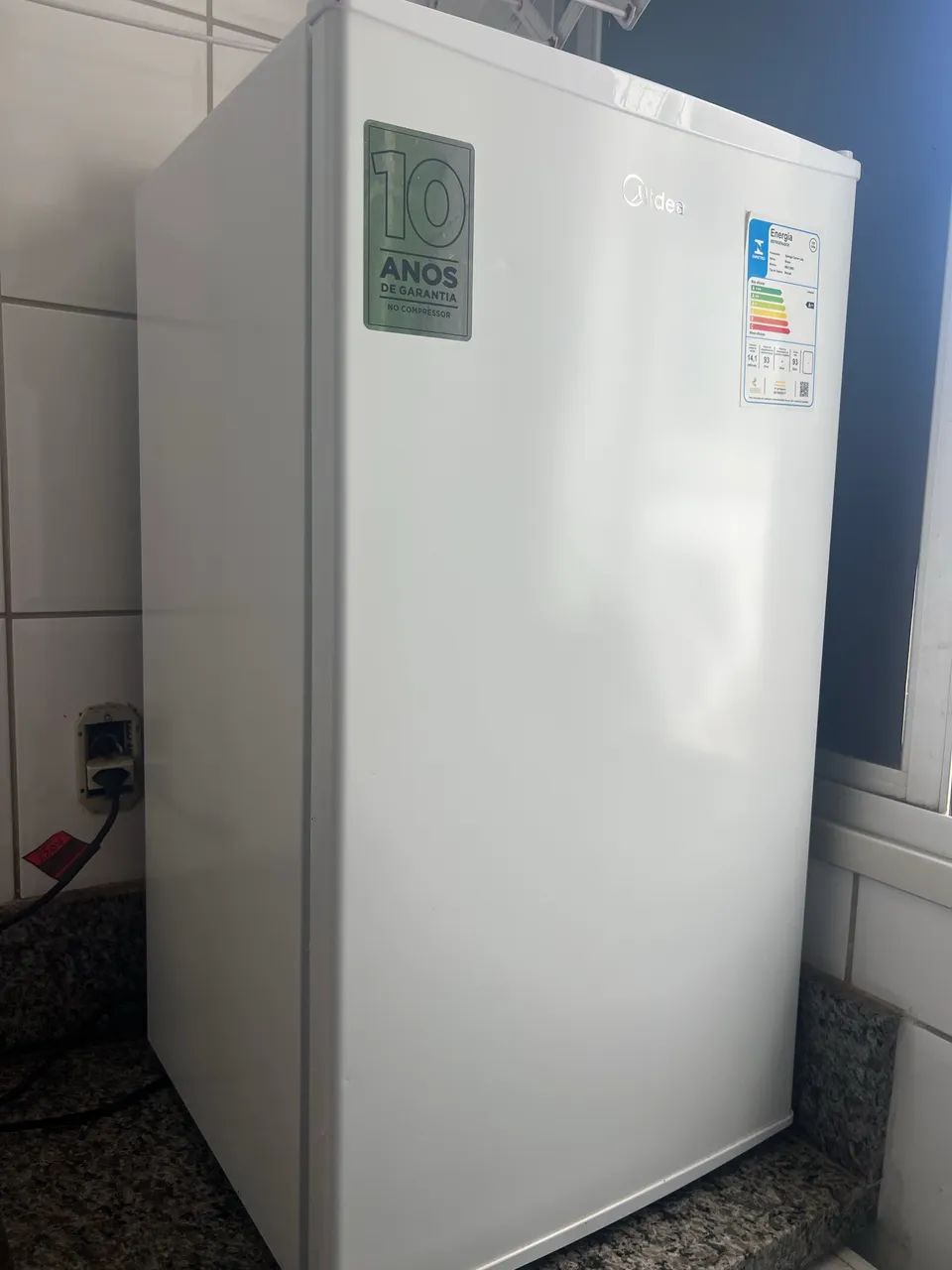 Frigobar midea 93l