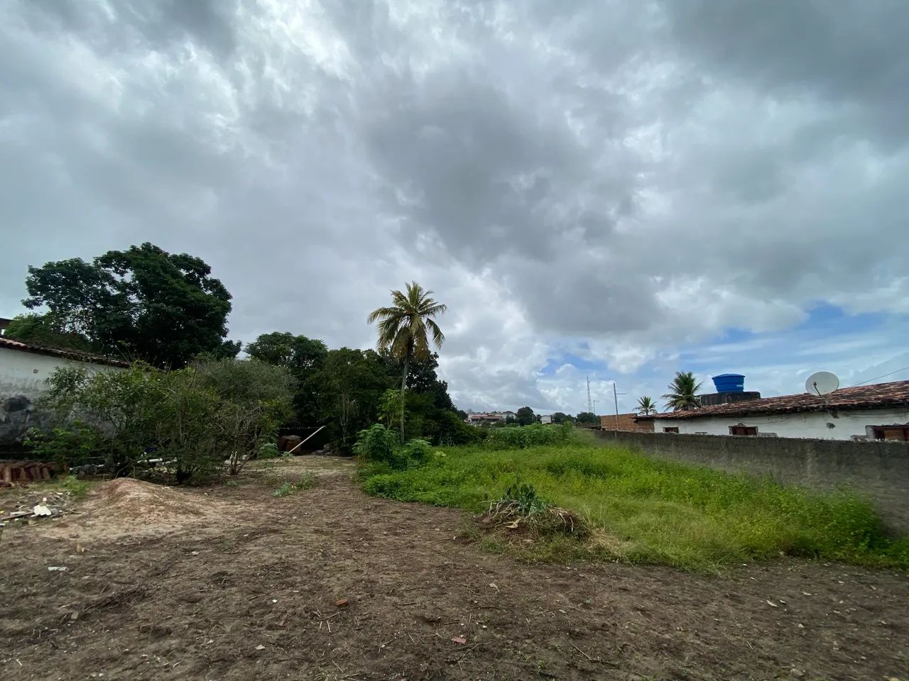 Vende-se Excelente Propriedade: Casa com Amplo Terreno Lateral - Foto 5
