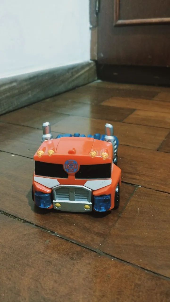 Optimus Prime de Brinquedo. - Foto 3