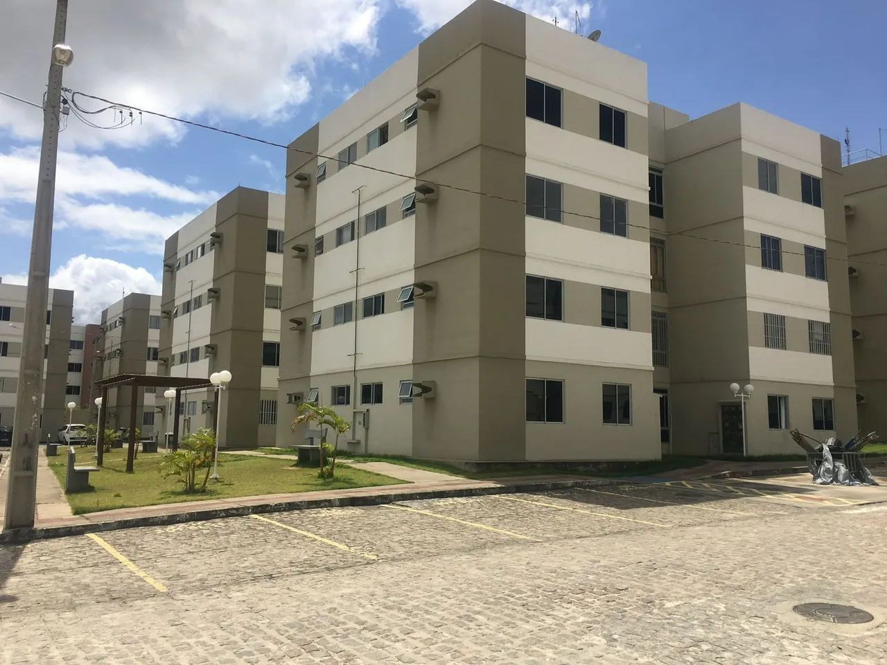 Vendo ou troco por carro chave apartamento condomínio entre Rios.