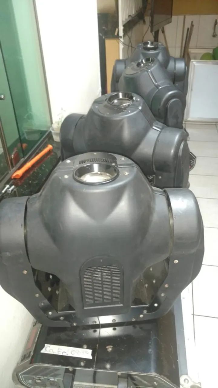 moving heads 250w , vendo ou troco . https://linktr.ee/pimentasonorizacao - Foto 2