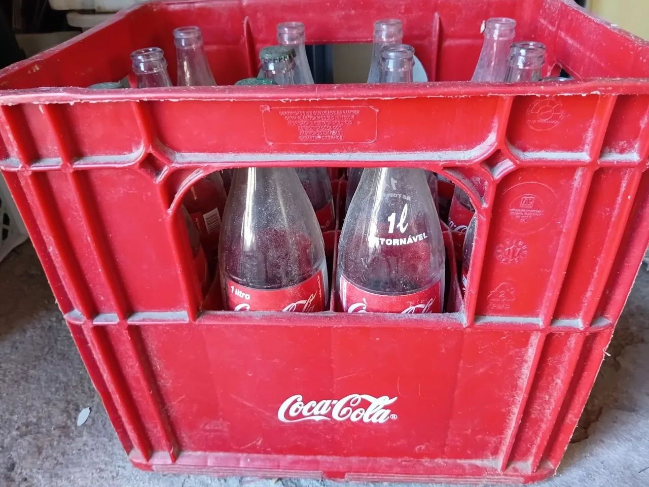 Engradado com 12 garrafas 