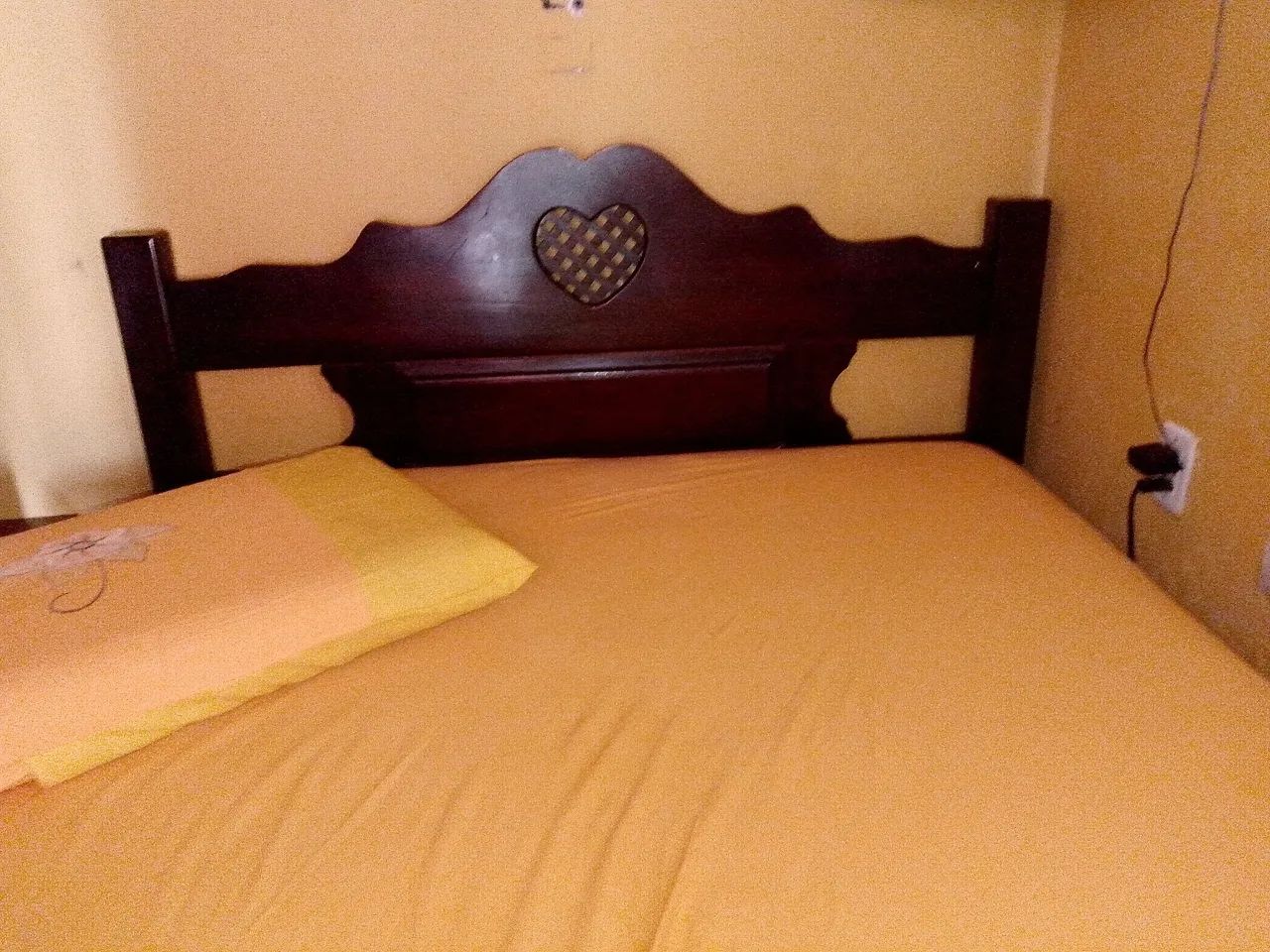 Vende se cama e colchão 