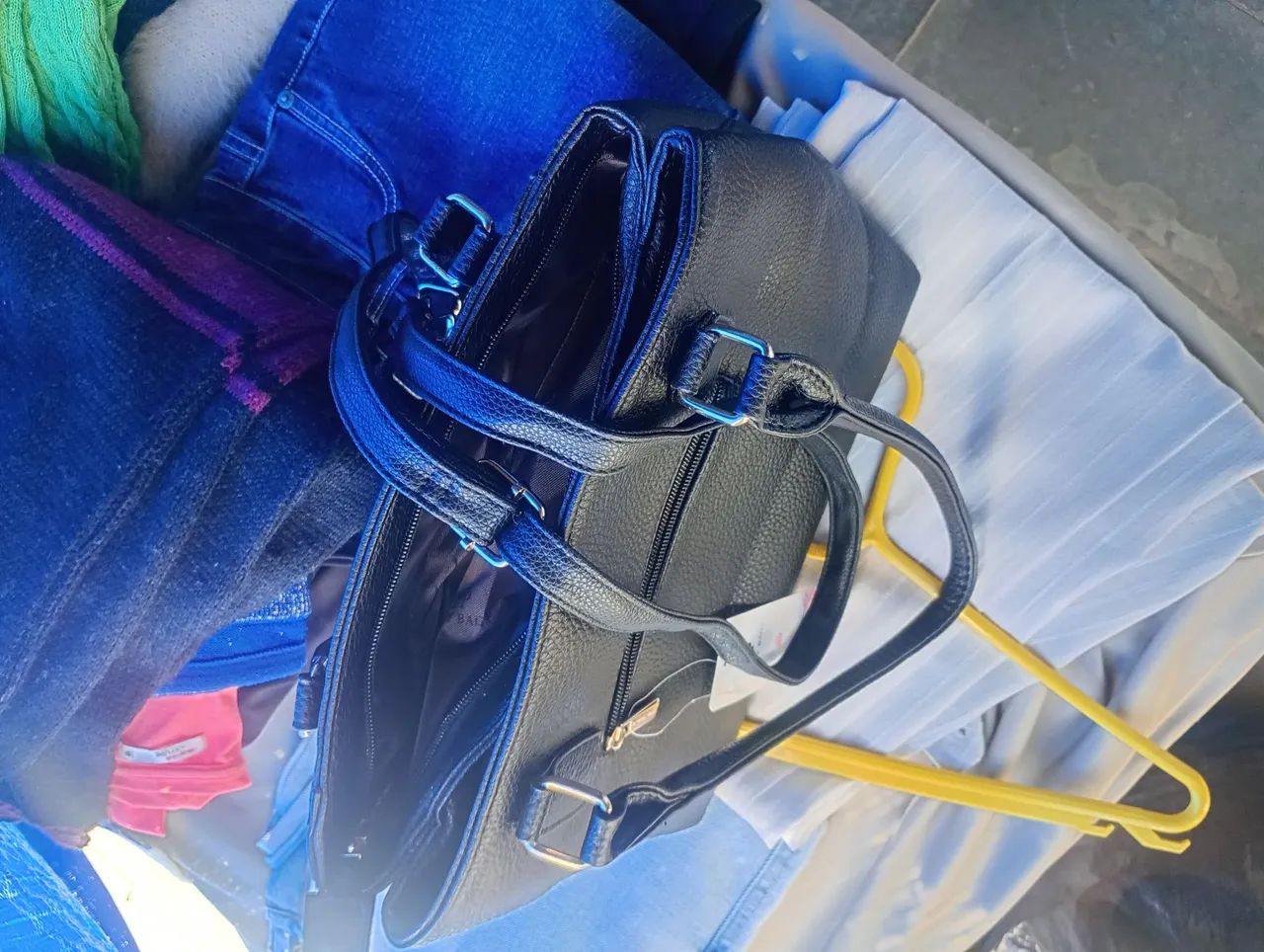 Vende se um bolsa - Foto 3