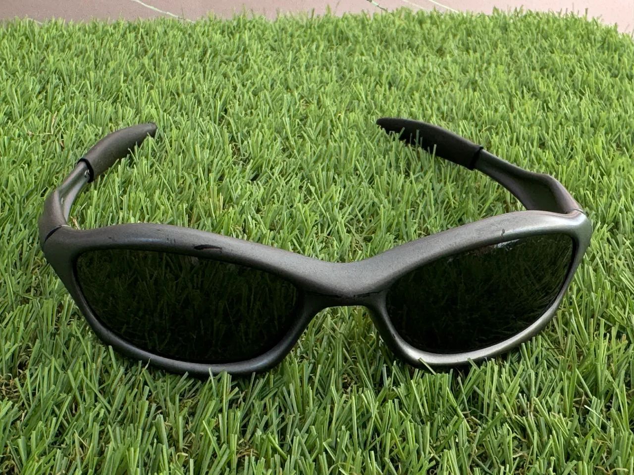 OAKLEY UNKNOWN 2004 DARK GREY - Acessórios - Jardim Dois Corações