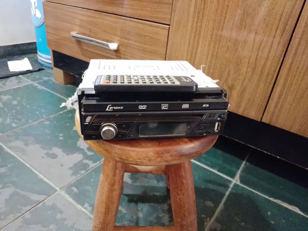 DVD automotivo retrat 7 polegadas marca lenoxx com controle remoto original  - Foto 3
