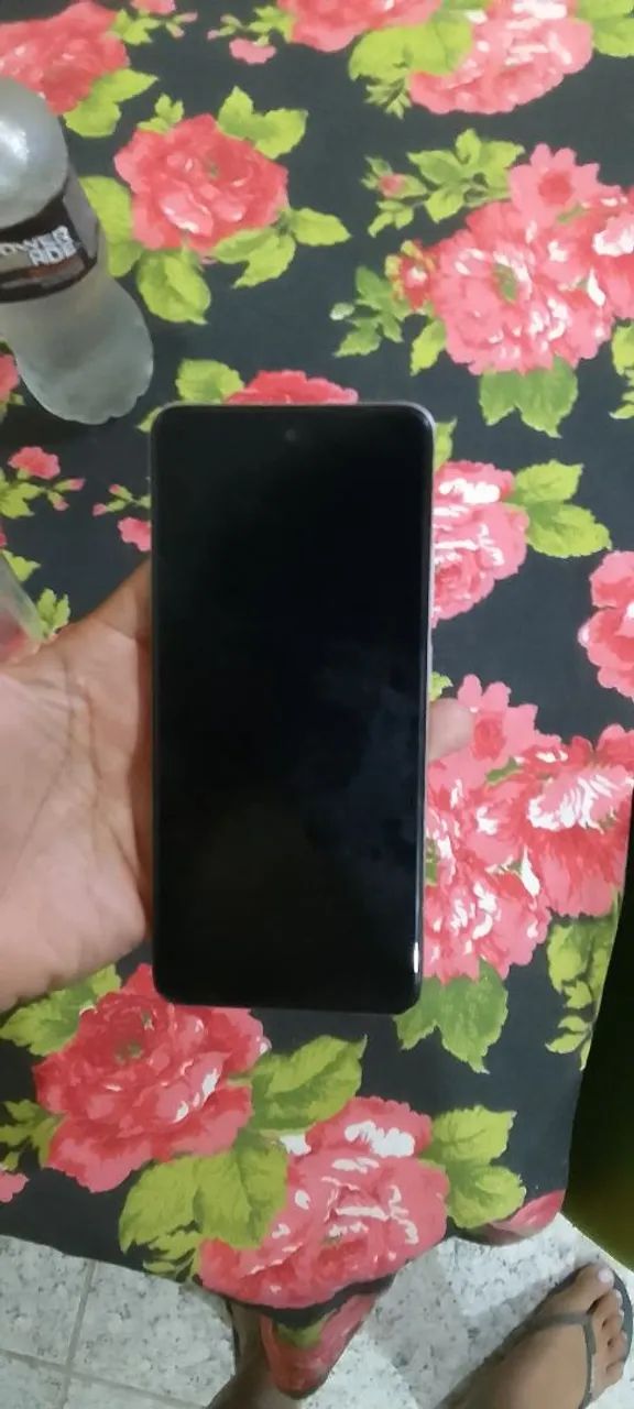 Celular semi novo