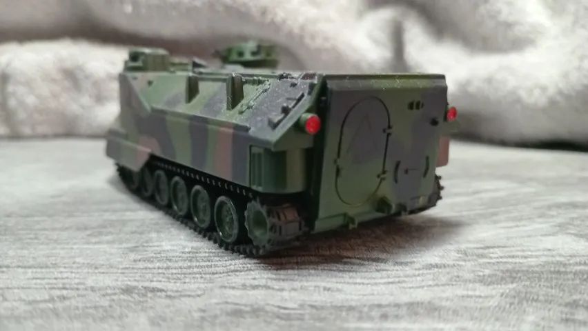 BLINDADO DE COMBATE E TRANSPORTE ANFÍBIO - EM METAL- ESC. 1/72 - Foto 5