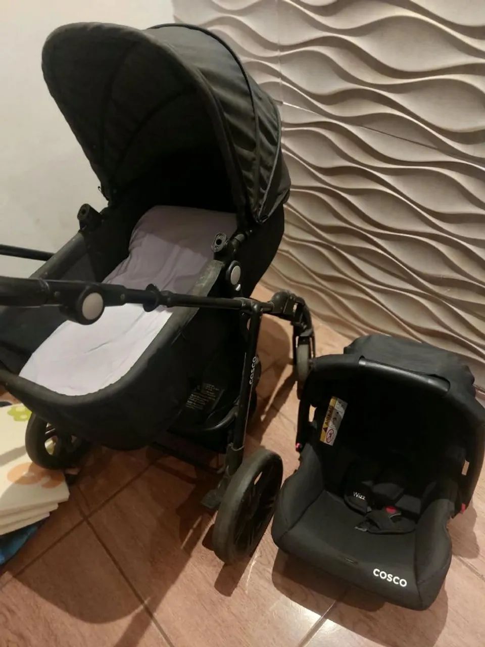 Carrinho de bebê Moisés +bebê conforto  Cosco Poppy