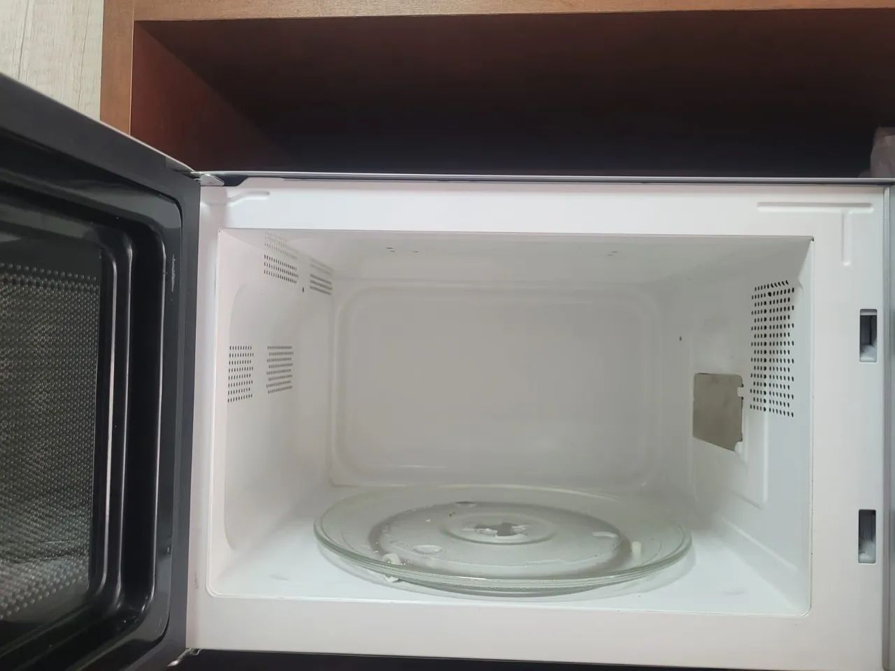 Microondas Philco espelhado em ótimo estado - Foto 3