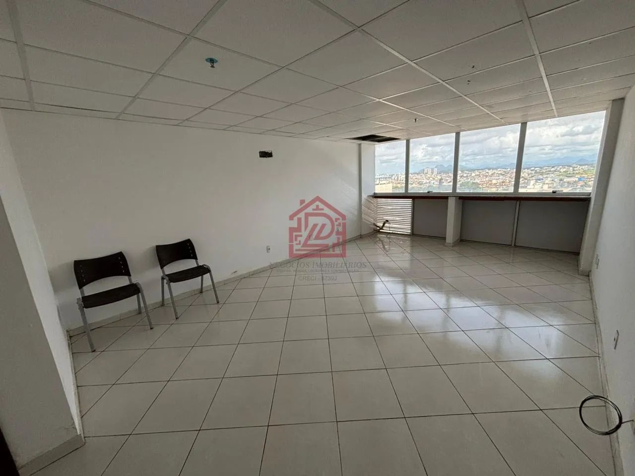 Sala em Imbetiba, Macaé: 29m² à Venda e Locação - Foto 3