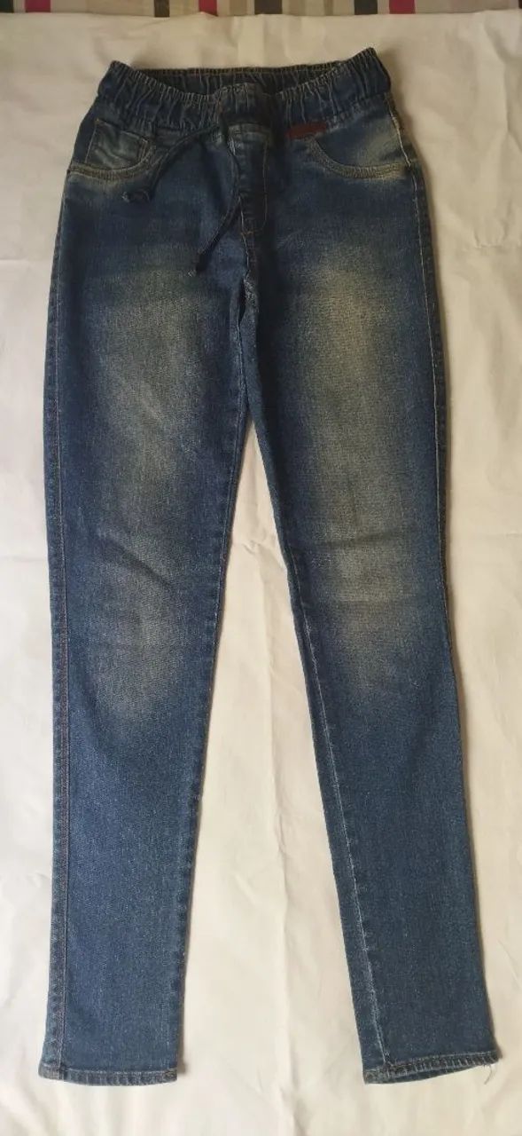 Calça jeans infanto juvenil.