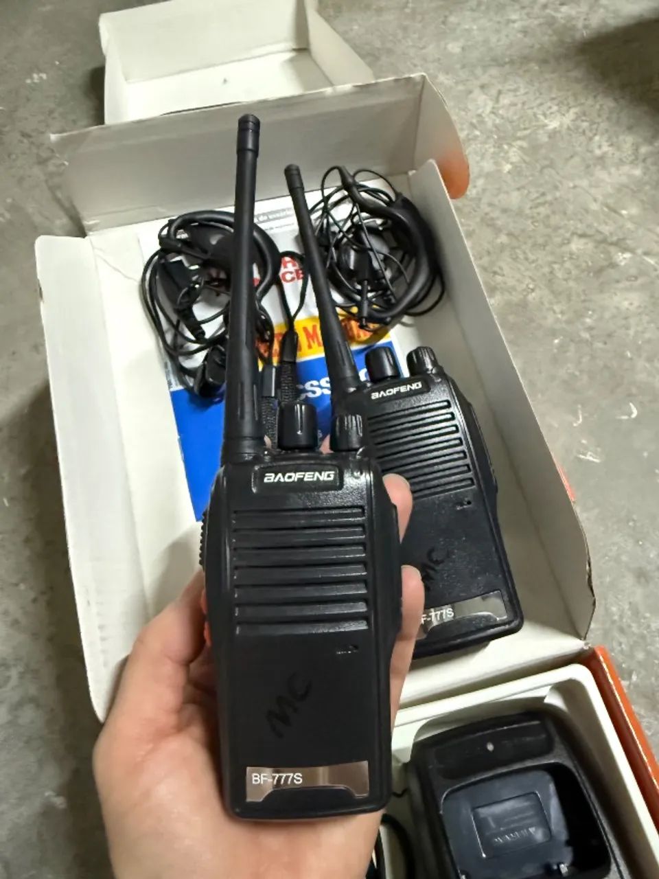 Radio Comunicador / Walktalk - Foto 2