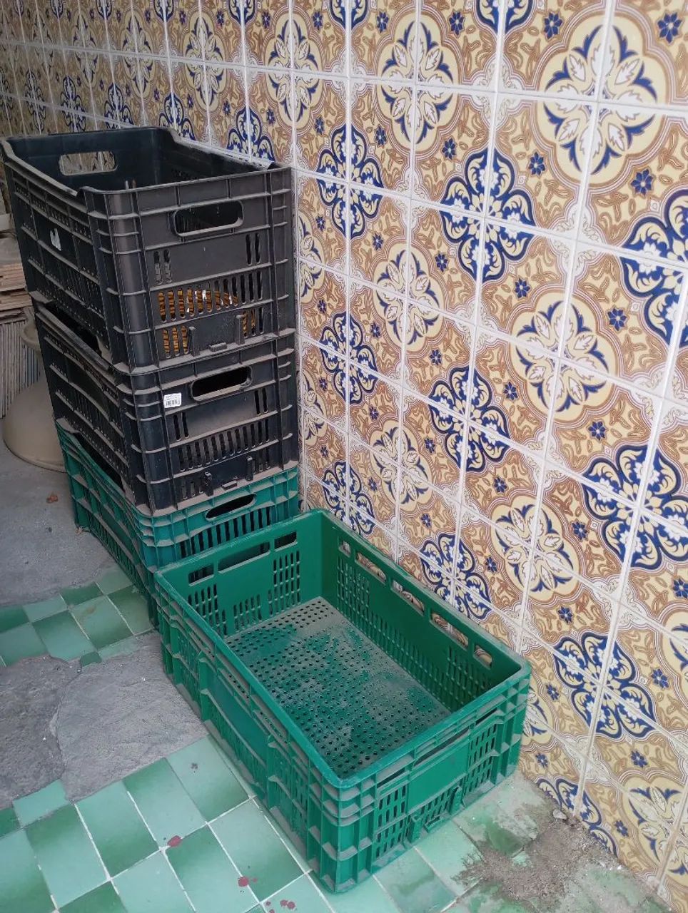 Vendo 12 caixas agrícolas 