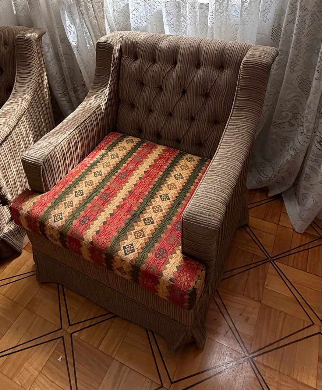 Jogo com 2 poltronas antigas estilo clássico  - Foto 2