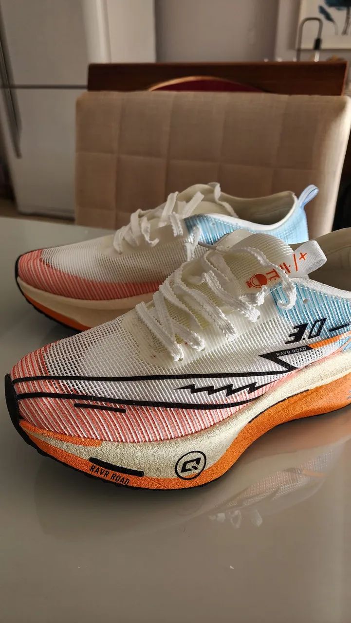 Tenis com placa de carbono para caminhada e corridas 41 - Foto 6