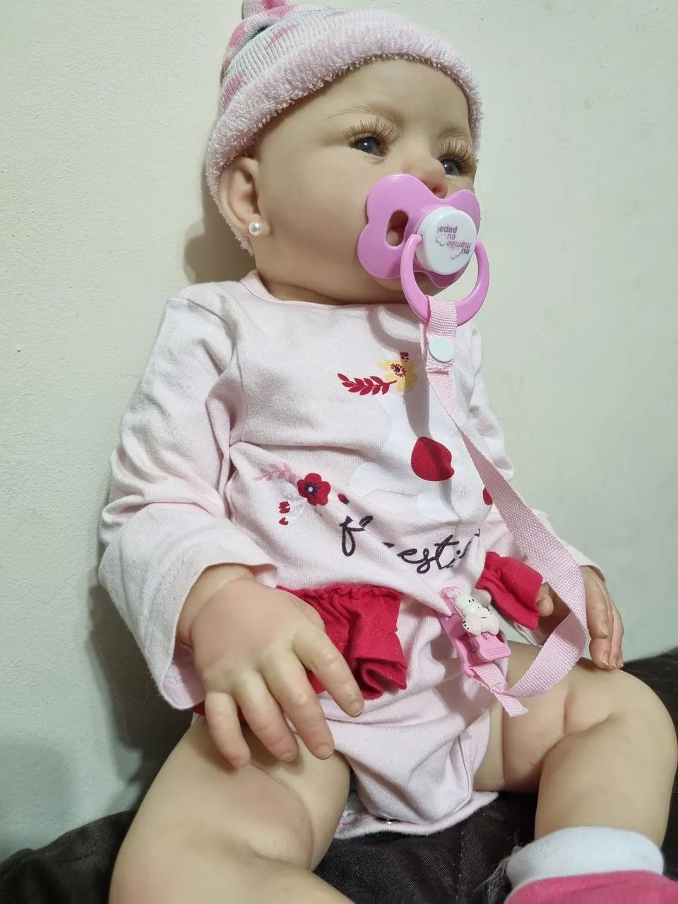 Boneca bebê Reborn com roupa e chupeta - Foto 2