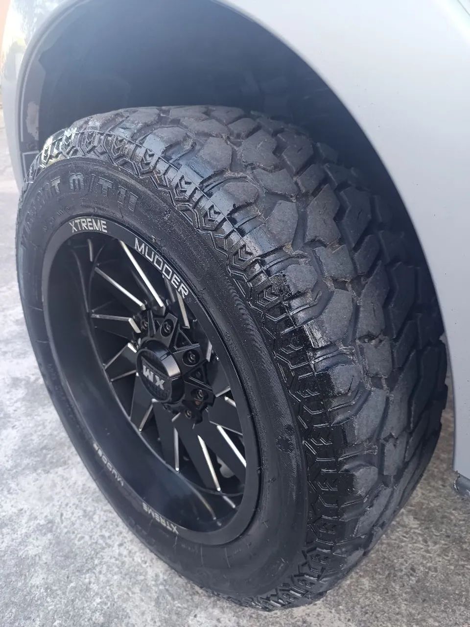 Rodas 20 com pneus 33 - Foto 2