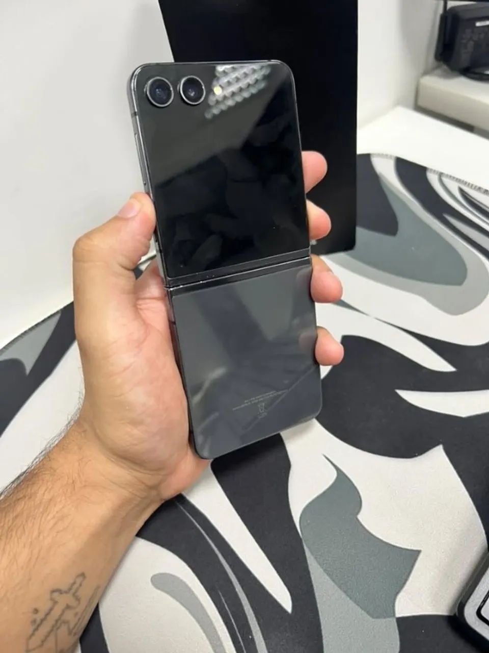 SAMSUNG GALAXY Z FLIP5 - Foto 2