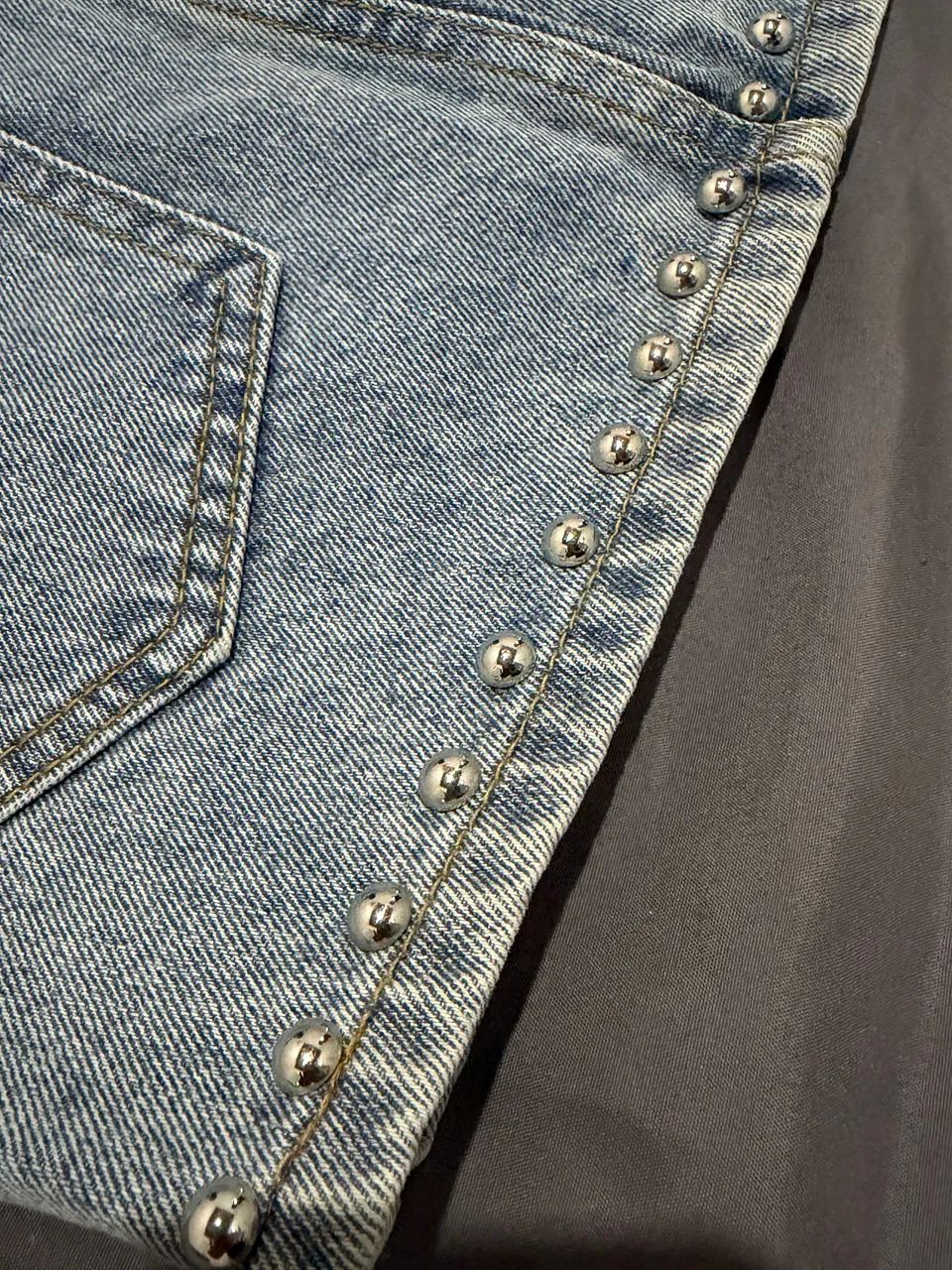 Mini Saia Jeans com Studs - Foto 5
