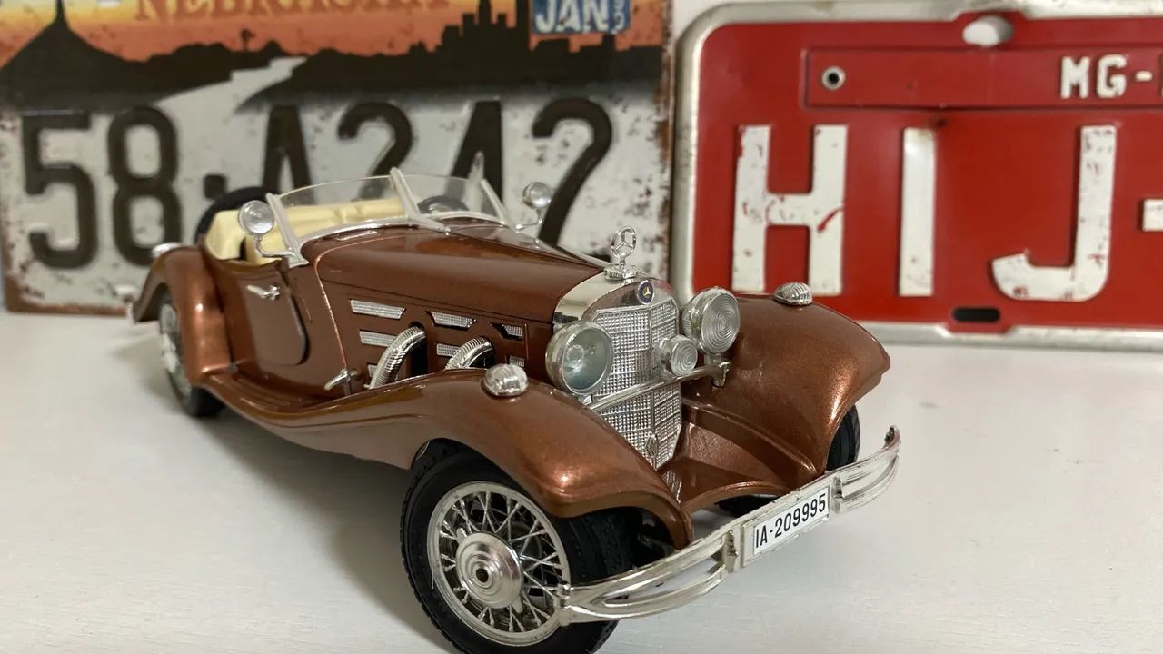 Miniatura Mercedes-Benz 1/18 