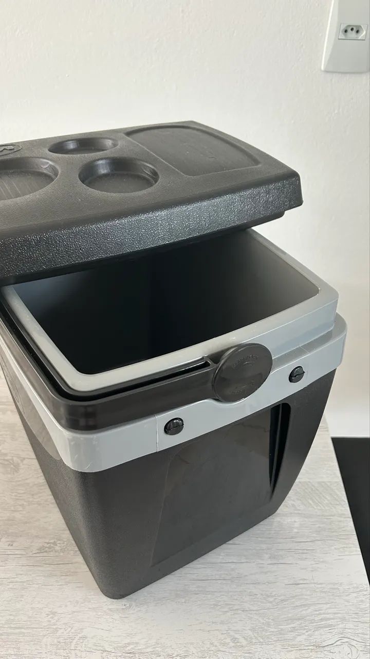 Caixa térmica Mor preta 26 Litros  - Foto 4