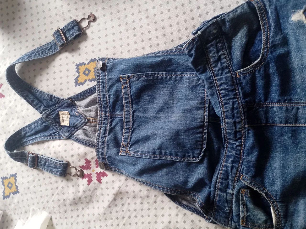 Jardineira jeans Gap kids  - Foto 4