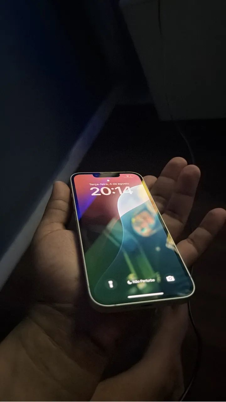 iPhone 13 na caixa 