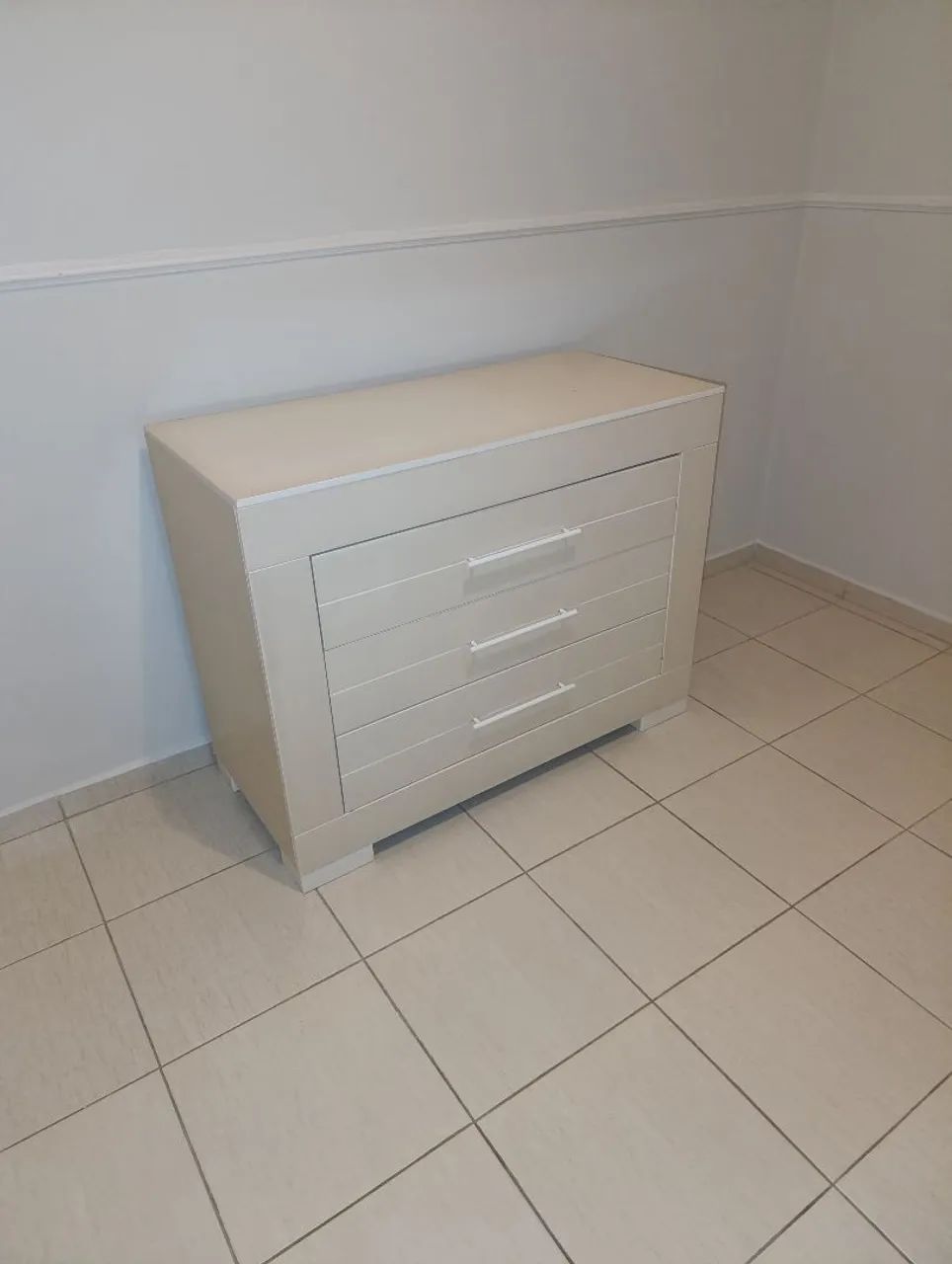 Cômoda com 3 gavetas  - Foto 2