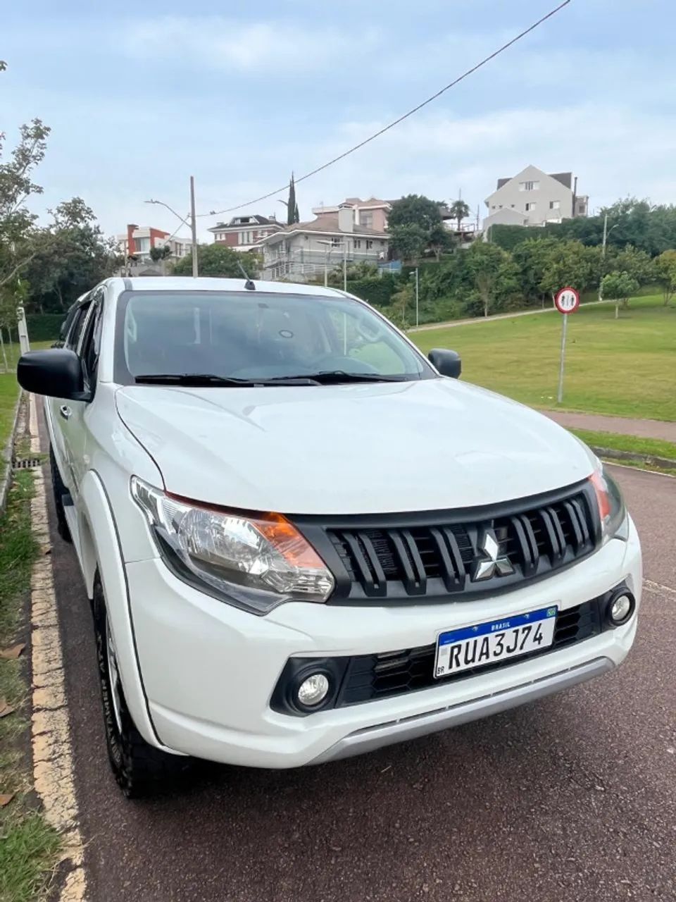 Mitsubishi L200 2023