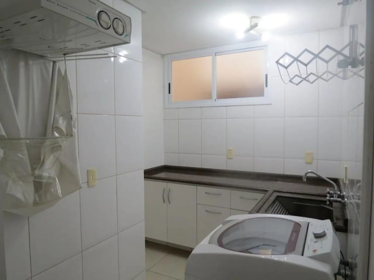 Casa com 03 Dorm. sendo 03 suíte - Capoeiras - Foto 5