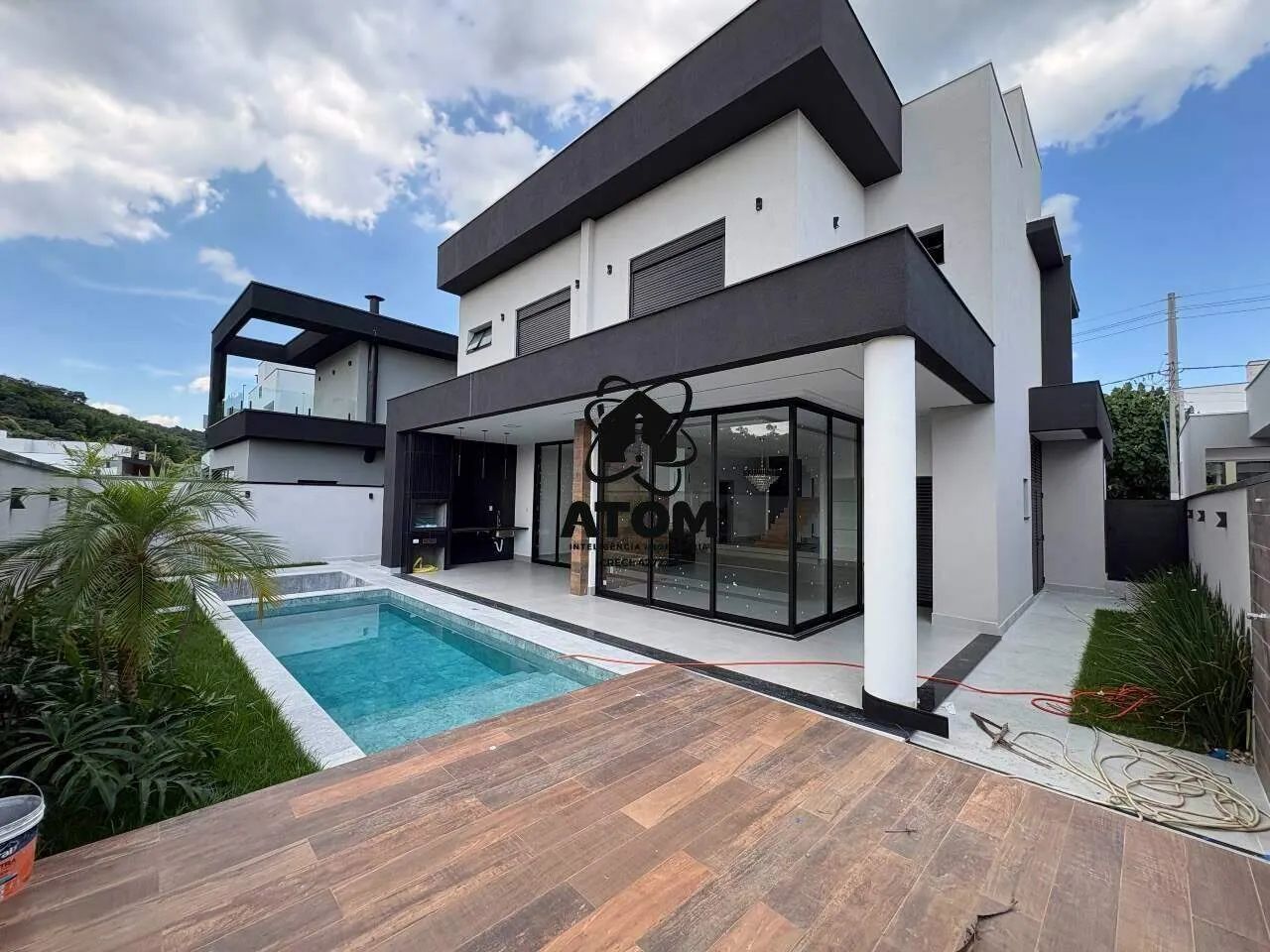 Casa em Condomínio com 4 Suítes e Piscina á Venda em Taubaté - Foto 4