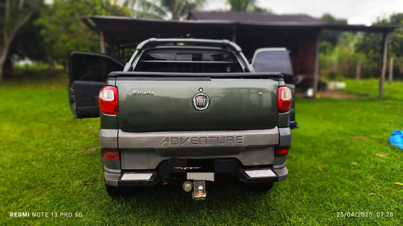 Fiat Strada Adventure1.8/ 1.8 Locker Flex CD 2015 - Foto 2