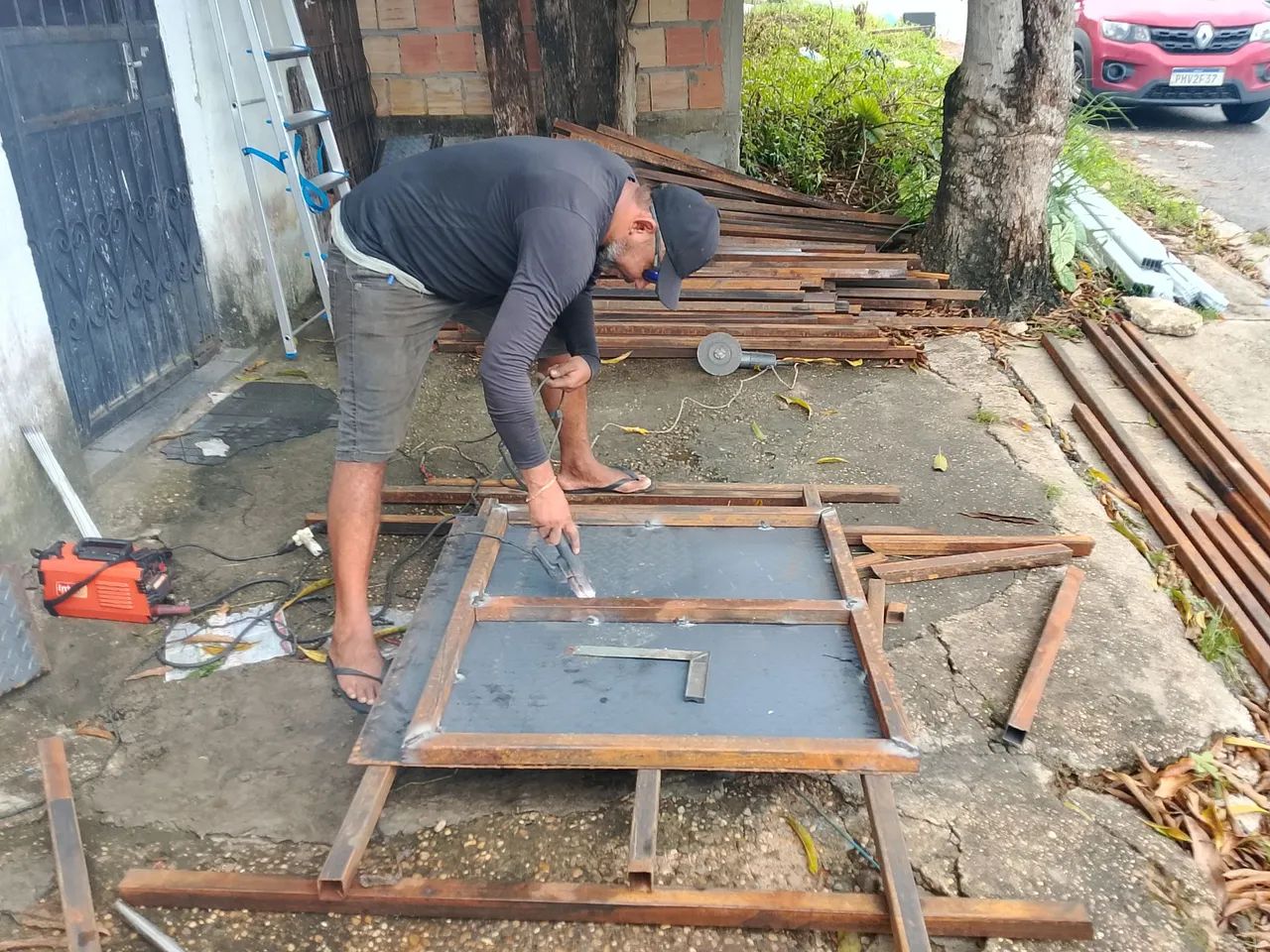 Manutenção em porta de enrolar