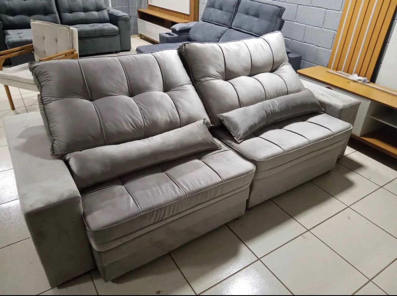 Sofá retrátil reclinável 2.50 Amora (novo)