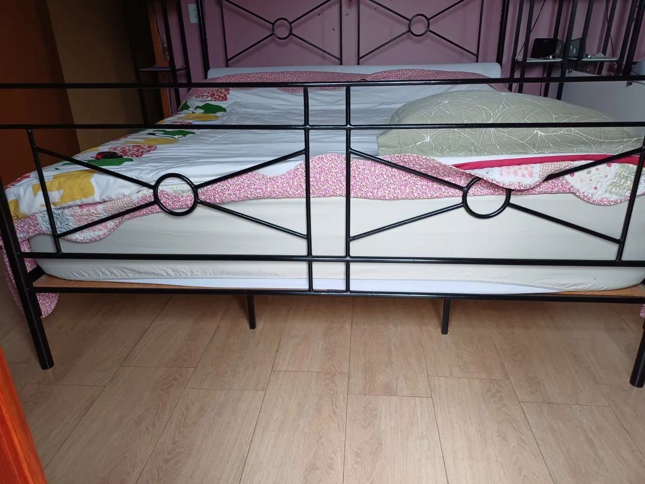 Cama ferrro com colchão super king - Foto 5