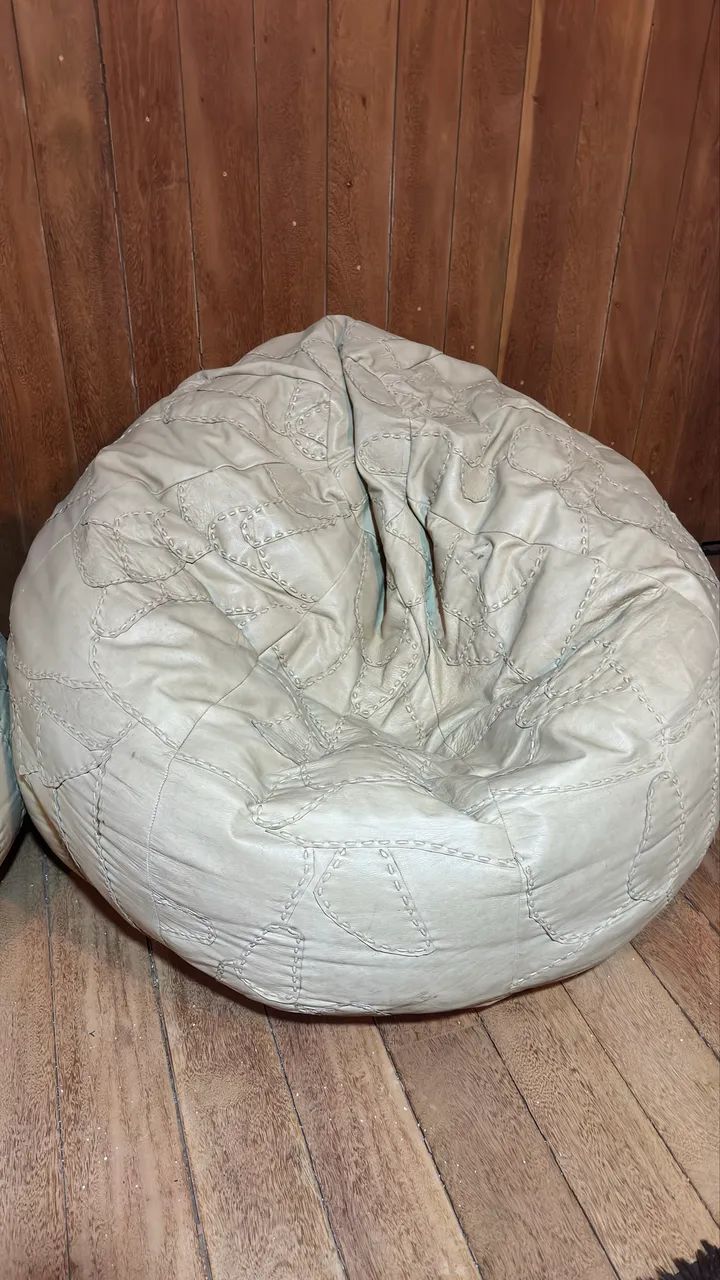 Vendo Puff de couro legítimo costurado em retalhos estilo patchwork - Foto 2
