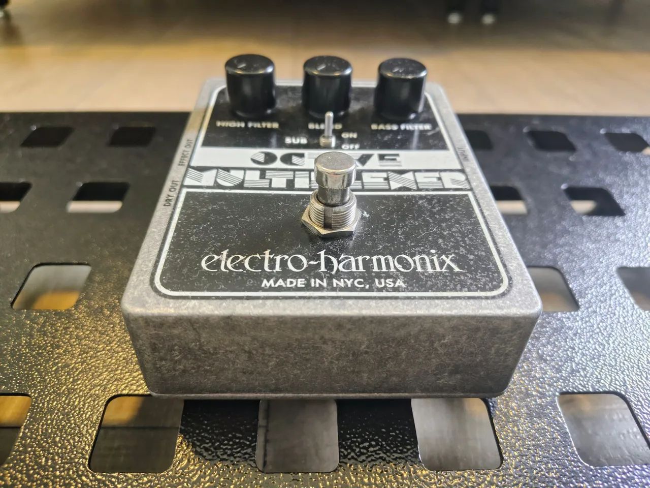 Pedal oitavador Electro Harmonix  - Foto 2