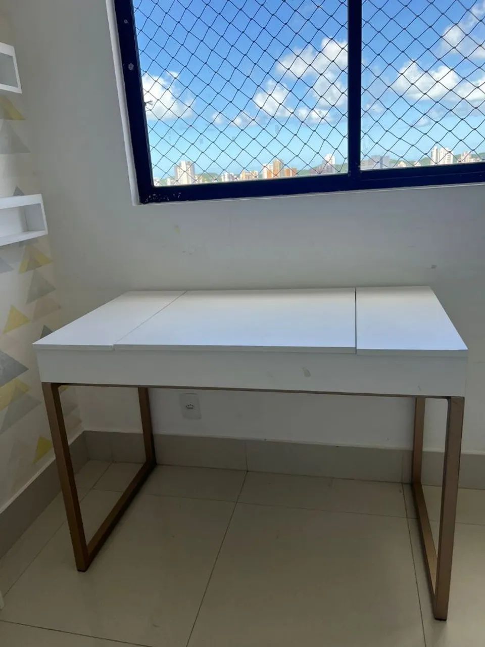 Mesa de estudo e maquiagem em mdf e metalon - Foto 3