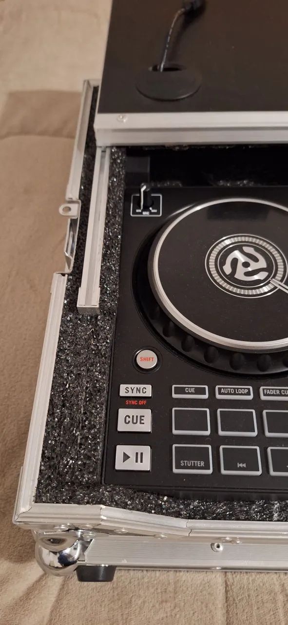 Controladora Numark Mixtrack Pro Fx + Hardcase SOMCASE - Foto 3