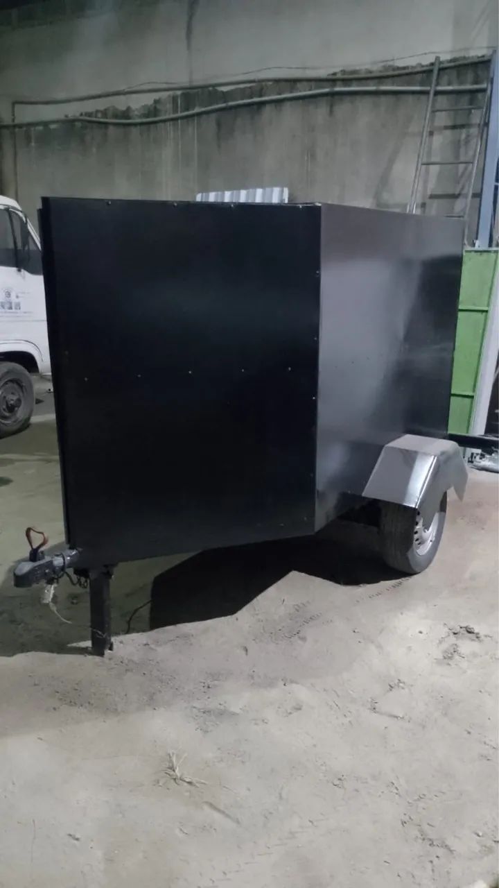 Reboque fechado 9 mil completo