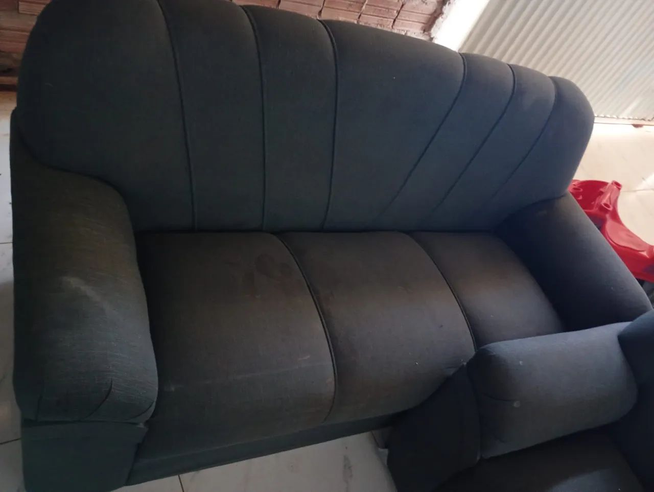 Vendo sofá confortável em ótimo estado  - Foto 2