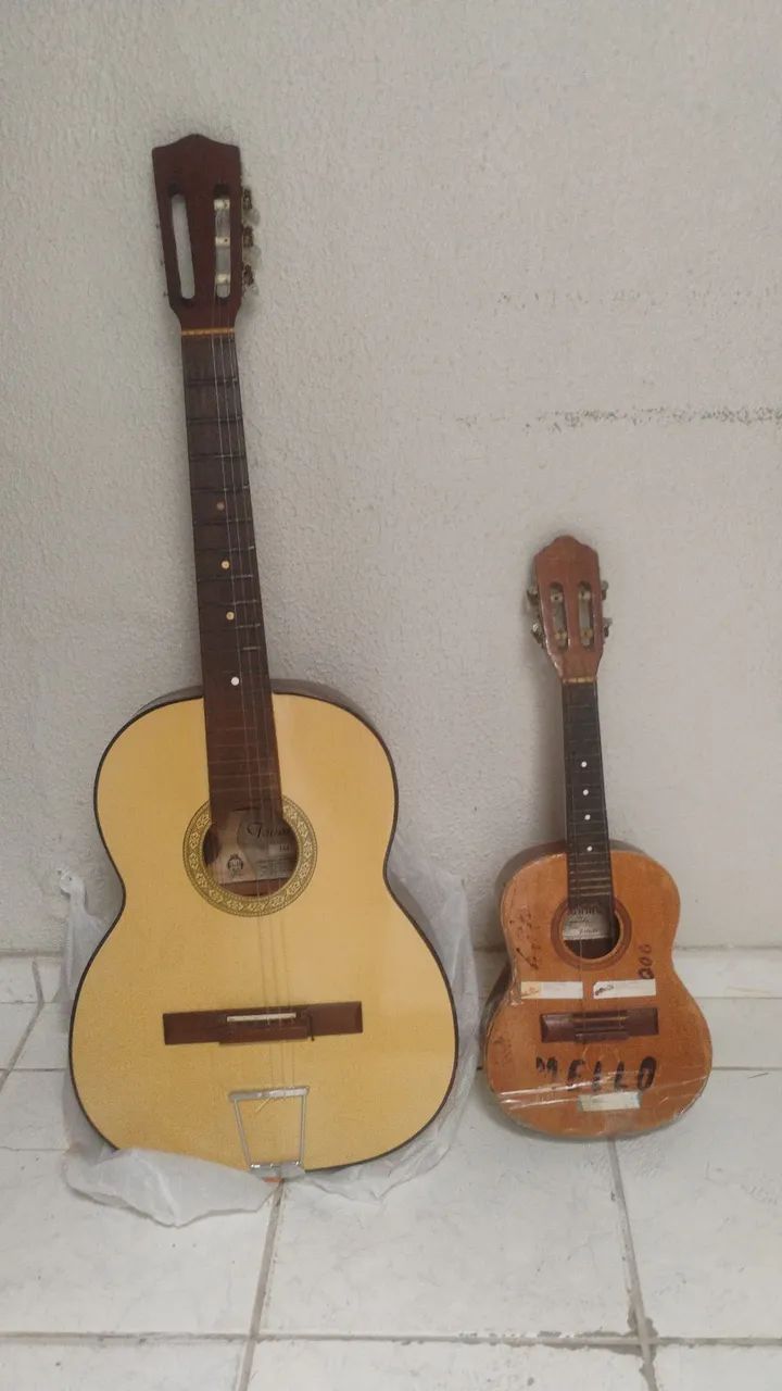 Vendo esse violão e esse cavaquinho  - Foto 2