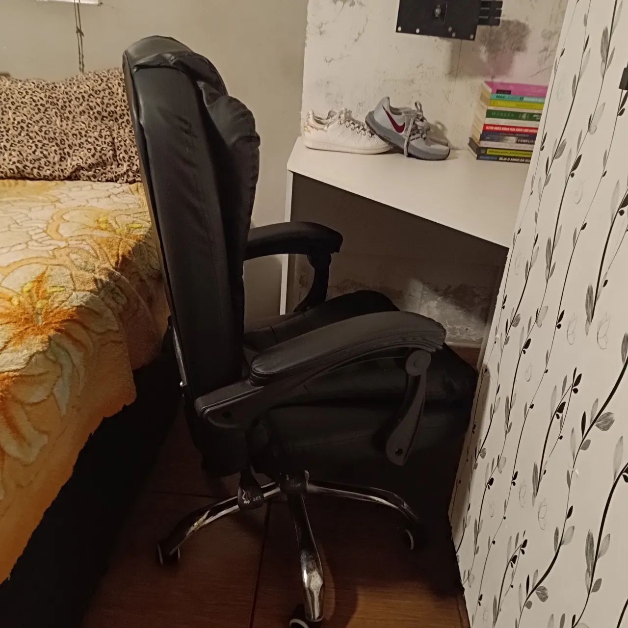 Cadeira Escritório Nova - Foto 4