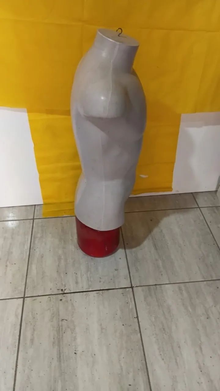 Manequim masculino sem perna - Foto 4
